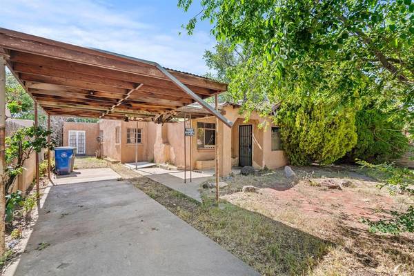 $264,900 / 3br - 1468ft2 - 3 Habitaciones 2 Baños para Remodelar (Santa Fe, NM)63659866834049120