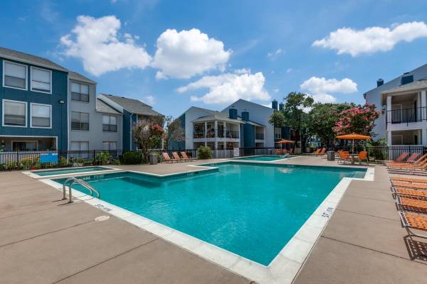 $1,415 / 2br - 853ft2 - Located in Garland, 2 bedroom, Cozy Sunrooms (2804 Belt Line Road, Garland, TX)63622615738499121