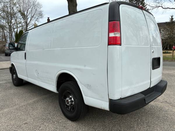 2016 GMC SAVANA**2500**CARGO WORK VAN - Photo 3