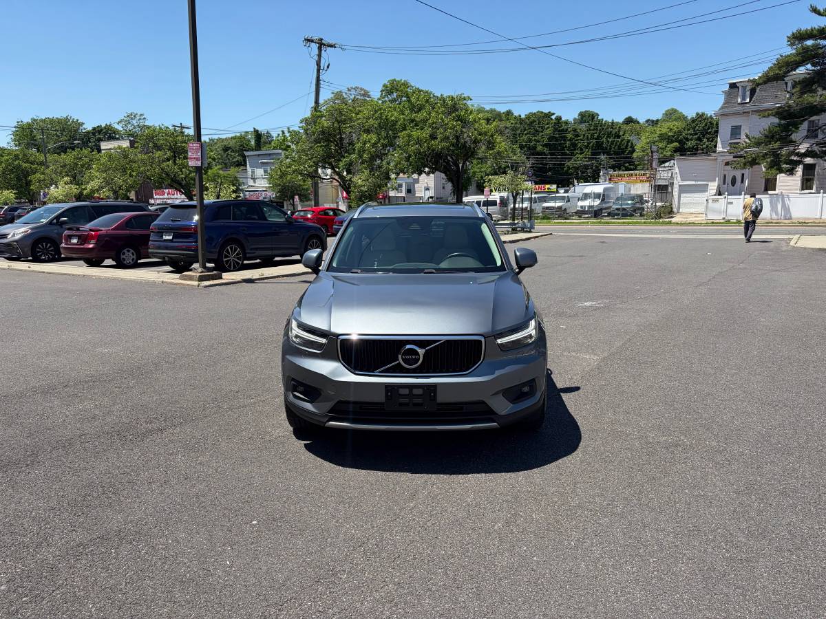 2019 Volvo XC40 T5 Momentum 2.0L AWD Fully Loaded (360 Cams, Panorama)