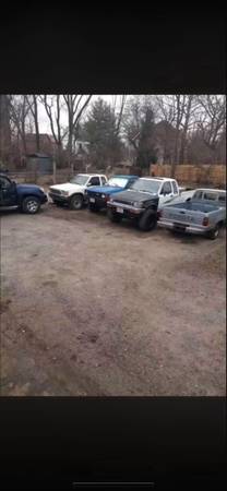 Looking toyota pickup 1
