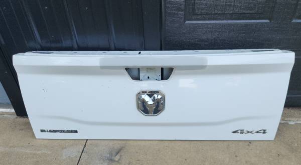 Dodge ram tailgate 1
