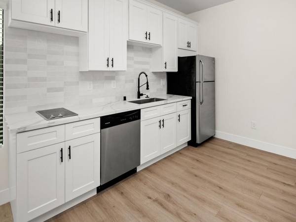 $2,695 / 2br - Remodeled Interior + WD Incl in our 2 Bed, Serene California Living (San Diego)63657260494723122