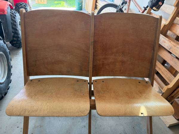 Wooden stadium chair 1