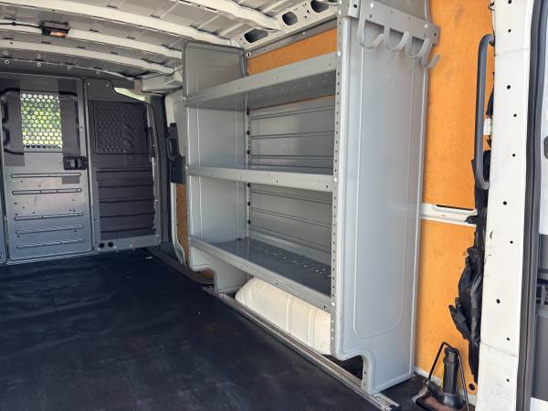 2017 Nissan NV2500 - Photo 14