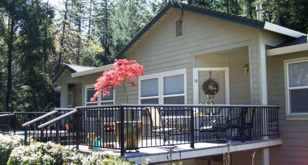 $1,775 / 2br - 1100ft2 - 2 bedroom + Den or 3rd bedroom, 2 bath Apartment in Colfax (Colfax, CA near Auburn & Grass Valley)63977855507586120