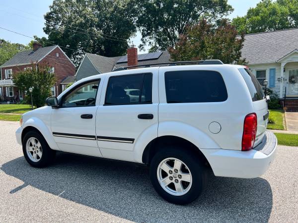 2008 Dodge Durango SLT 4x4 (3ª fila, impecable) - $4,200 (newport news)63621667335683122