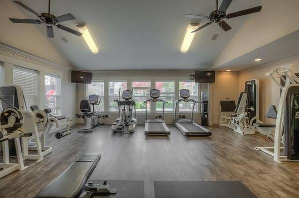 $1,704 / 2br - 865ft2 - New Black and Stainless Steel Appliances - Select homes, Private Patio (Nestled in the quaint community of Gresham.)63672600988289122