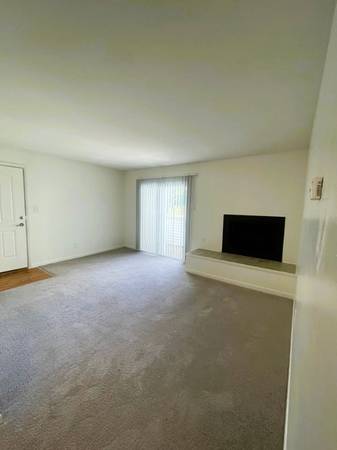 $1041.00 / 2br - 840ft2 - Charming 2 Bed 1.5 Bath Apartment in Lynchburg, VA - $1041/month63851970938497120