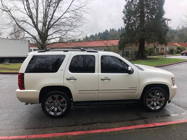 2011 Chevrolet Tahoe LTZ 4WD --Navi, DVD, Tercera fila, Equipado, Limpio-- - $14,995 (kirkland)63613954322051123