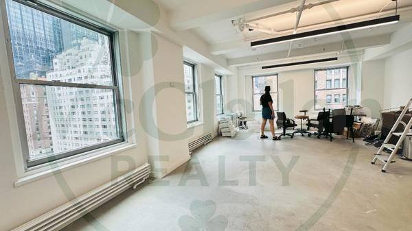 $6,053 / 1053ft2 - Corner Office Space on 57th St. Doorman Buidling Bright and Sunny ❣️ (Midtown East)63816602584195121