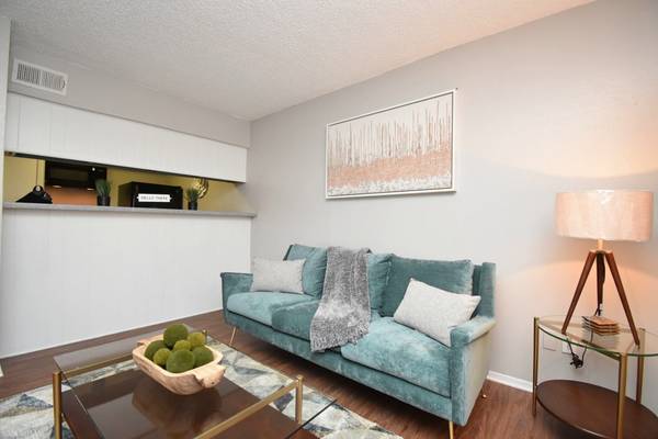 Maintenance on site, Pantry, Patio 1