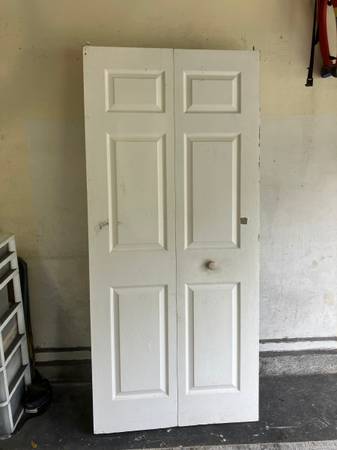 36" x 79" Bifold Door (12-9) 1