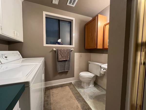 $1,600 / 1br - Furnished 1 Bedroom, 1 Bath Private Apartment in Lynnwood $1600 (Lynnwood)63891324981633124