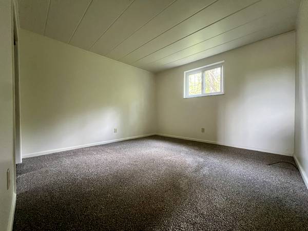 $1,050 / 2br - 2 BR at the Four Seasons in Plum! Heat Included & Equipped Kitchen!! (Plum, Monroeville, Boyce Park, Plum Boro)64013370828289124