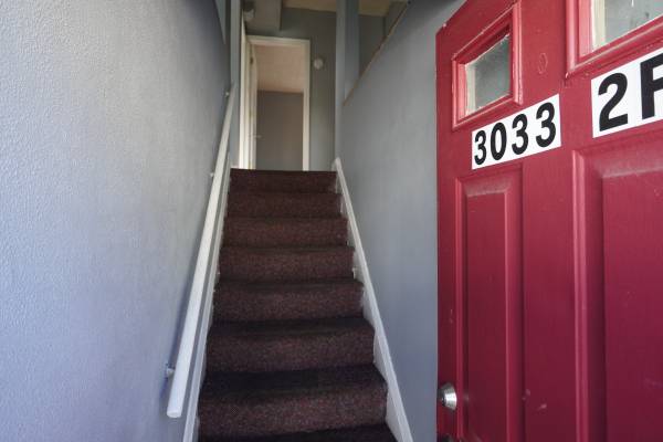 $1,045 / 1br - 720ft2 - Affordable & Spacious 2nd Floor Apartment with BONUS Loft Level (Hamilton)63694945571585121