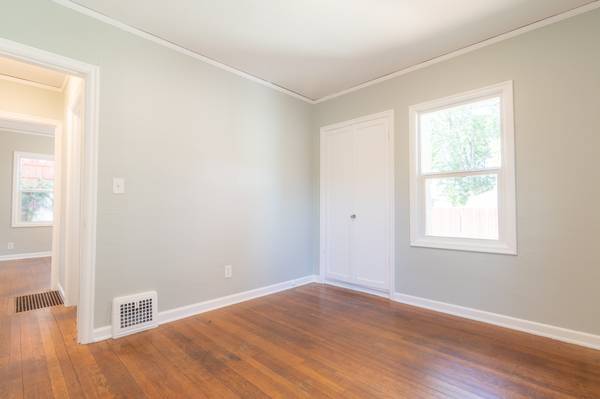 $2,750 / 3br - 1800ft2 - CHARMING WOODLAWN NE PDX NEIGHBORHOOD -3BR HOME OPEN APPLICATION HAS B (Portland)63914972755203124
