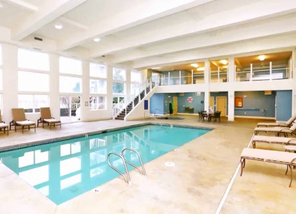 $1,711 / 1br - Rojo, Blanco y Mejor Que Nunca (1001 E. Marine View Drive, Everett, WA)63799881551105124