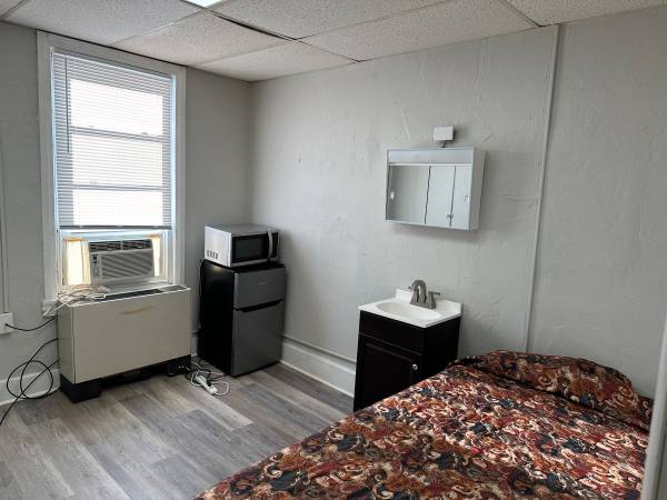 $195 / 1br - Room for rent 195.00 weekly. All utilities included! (Quakertown PA)64010163535235120