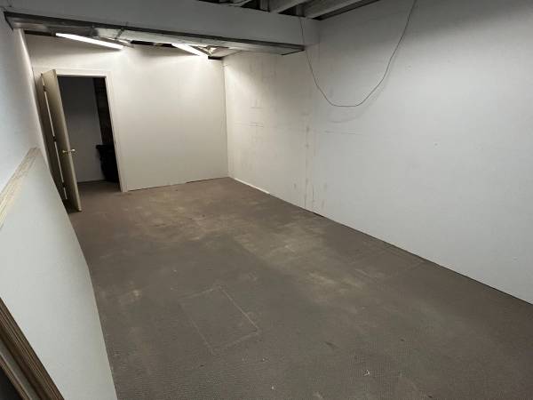 Private Art Studio, Mount Pleasant - Omaha Unit #8 - Main & Broadway 1
