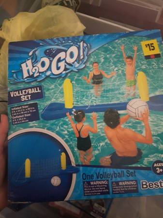 Inflatable volleyball pool set 1