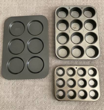 Chicago Metallic and Ekco Muffin Tins 1