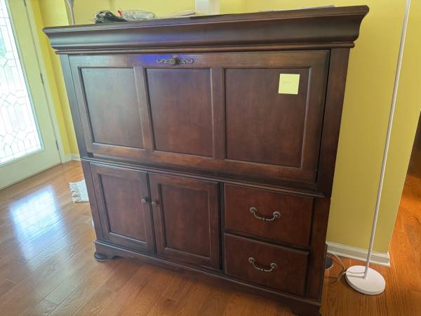Computer Desk - Chest 1