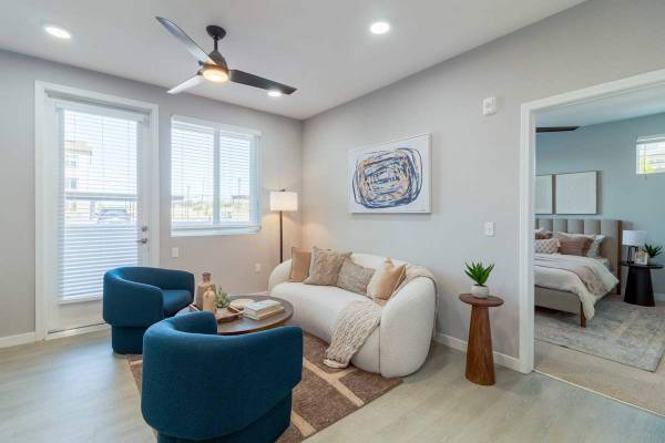 $2,235 / 1br - 724ft2 - Mantenimiento en el lugar, microondas, centro de fitness (1349 Blossom Ave, Suisun City, CA)63844736235395120