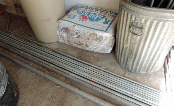 Wood scrap/ Glass/ Free - $1 (Loveland)62972002511745122
