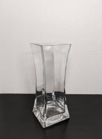 CRYSTAL VASE ◈ flared square shaped clear glass 1