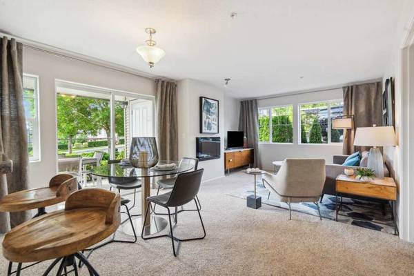 $2,214 / 2br - 982ft2 - Fireplace, Resident Rewards Program, 2/BD 2/BA (11785 NW Timberview Ln, Portland, OR)63831537431043123