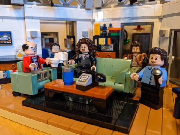 LEGO Ideas Seinfeld Apartment Set 1