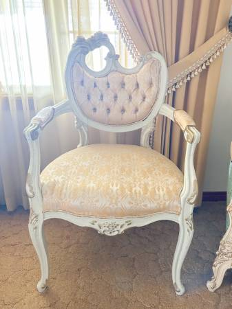 Vintage chair set *OPEN TO OFFERS* 1