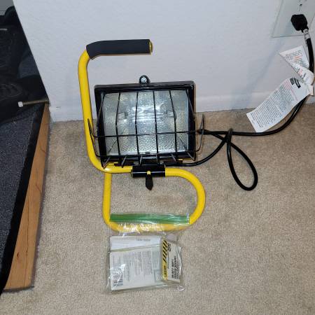 500W Halogen Work Light with spare bulbs 1