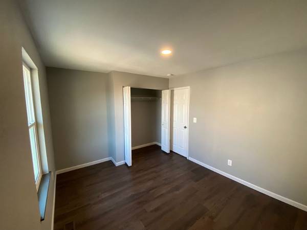 Modern 2 Bed 1 Bath Unit in Lamar, CO - Available NOW - $1250/mo 1