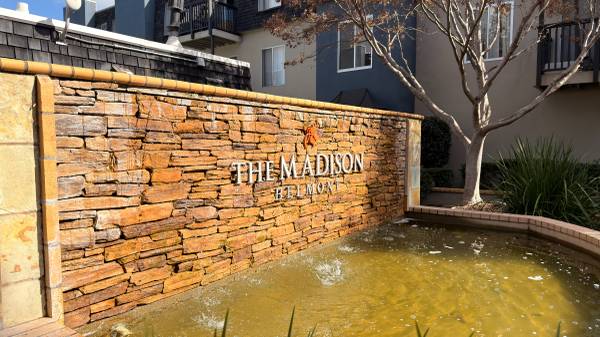 CORNER HOME|UPPER LEVEL|VIEW|FITNESS CENTER|2 SWIMMING POOLS| 1
