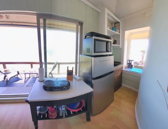 $200 / 1br - 800ft2 - Beachfront 2 Bed /1 Bath,  Sleeps 4-5 (Hau'ula, Oahu, Hawaii)63939392898690123