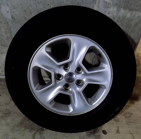 2014-17 Jeep Grand Cherokee Wheel 1