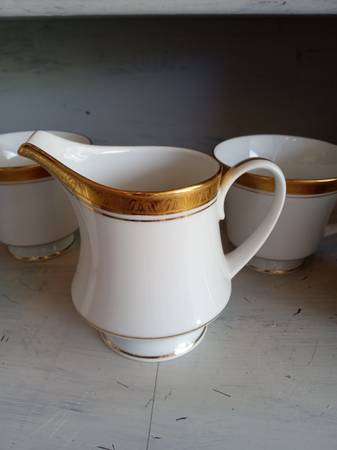 TACAS DE TÉ NORITAKE LEGACY ORO VINTAGE CON JARRA PARA CREMA - $10 (brentwood / oakley)63471477180163121
