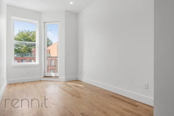 $4,800 / 4 habitaciones - ¡Nuevo💥Piso Entero Inmenso💥Lavadora/Secadora en la Unidad 💥Cada Habitación Tiene Balcón💥SIN COMISIÓN (Bushwick @ Trenes J y L en Halsey o Wilson Ave!)63854288394625124