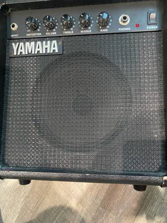 Yamaha 25W guitar amp 1