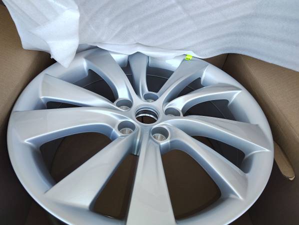 TESLA Model S Wheel Rim Silver Painted (ALYTA014) 1