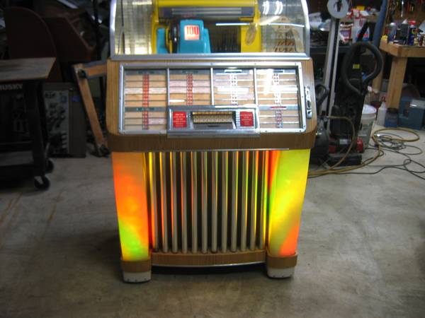 Seeburg Jukebox  Model C  rotating color pilisters 1