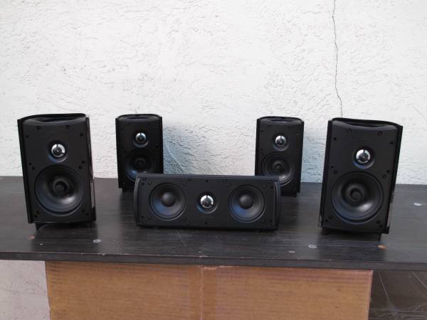 Definitive Technology ProCinema ProMonitor five Speakers 1