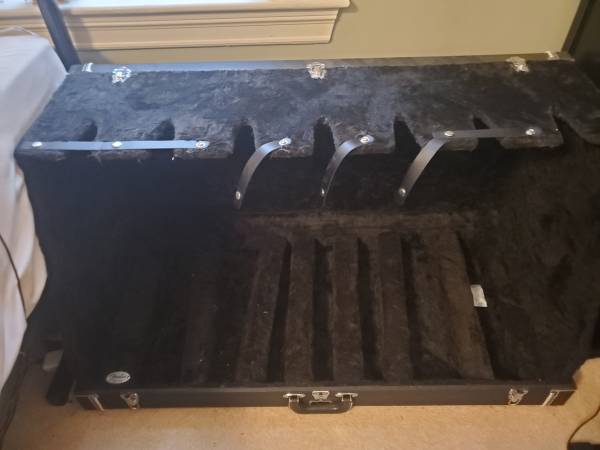 Fender Classic Series 7 Guitar Case Stand 1