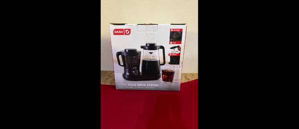 Cold Brew Coffee Maker by Dash 1