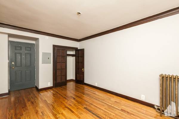 $1,400 / 1br - 600ft2 - Renovated Spacious 1 Bed/ 1 Bath!!! Heat included! Pets ok63960012771331121
