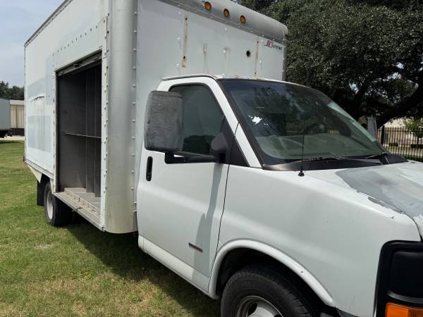 2006 Chevrolet Express 3500 10’ - Photo 10