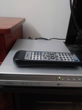 DVD Player w/ Remote 1