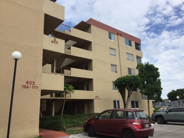$2,000 / 2br - $2000 CONVENIENT 2B/2B IN POLYNESIAN GARDENS (PLANTATION)64001844596483121